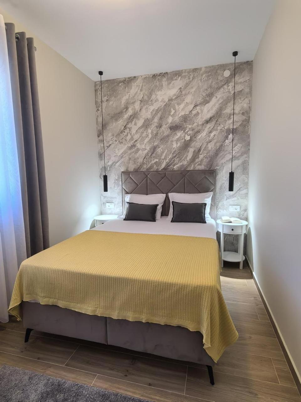Sunny Hill - Parking - Fenced Garden - Luxury Loft Apartment Kotor Bagian luar foto