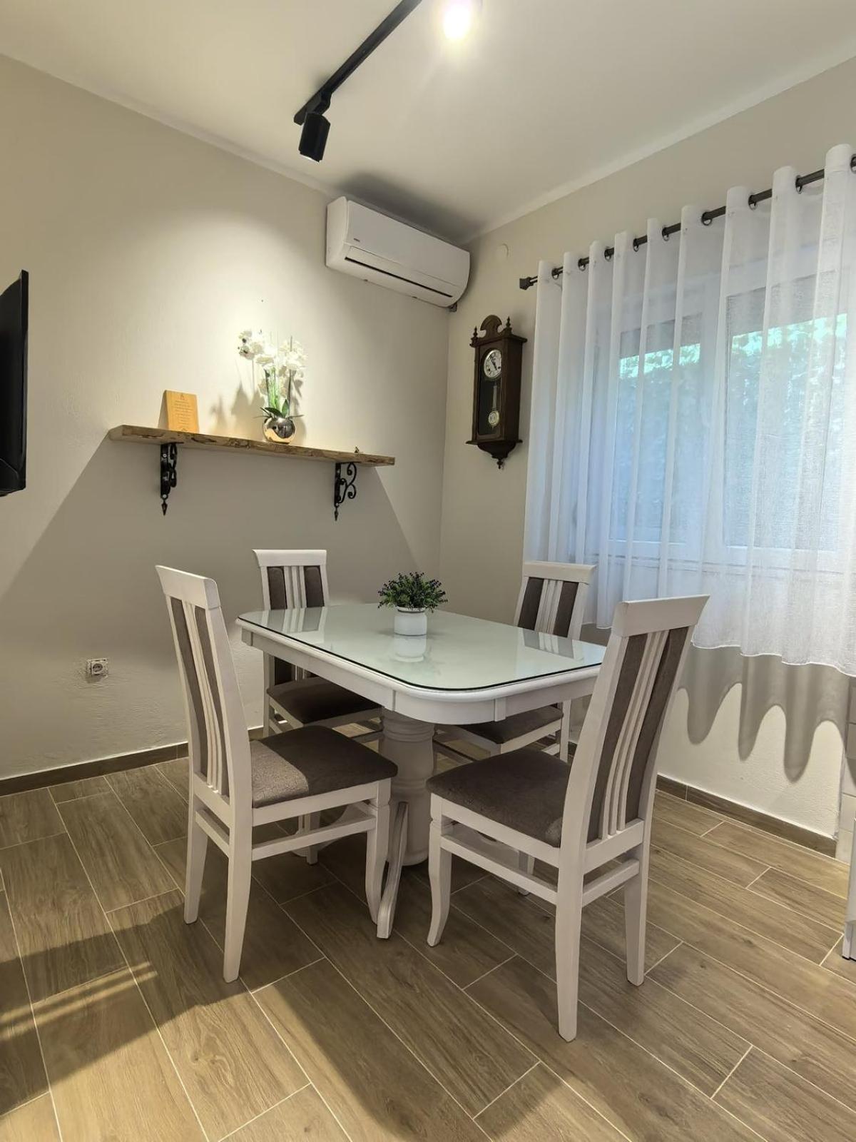 Sunny Hill - Parking - Fenced Garden - Luxury Loft Apartment Kotor Bagian luar foto
