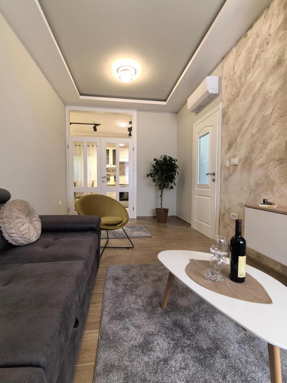 Sunny Hill - Parking - Fenced Garden - Luxury Loft Apartment Kotor Bagian luar foto